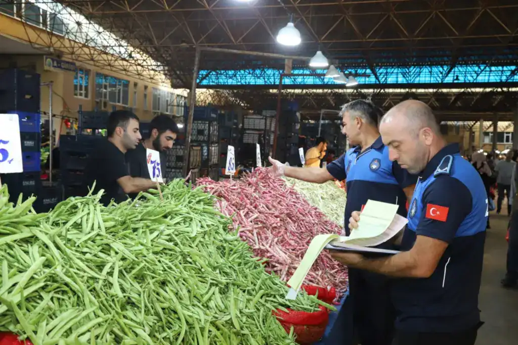 Hendek’te Pazar Yerinde Denetimler Devam Ediyor