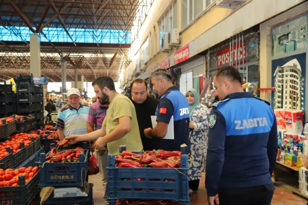 Hendek’te Pazar Yerinde Denetimler Devam Ediyor