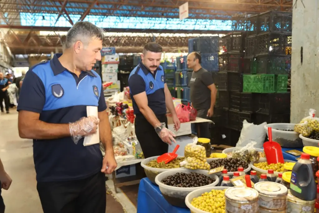 Hendek’te Pazar Yerinde Denetimler Devam Ediyor
