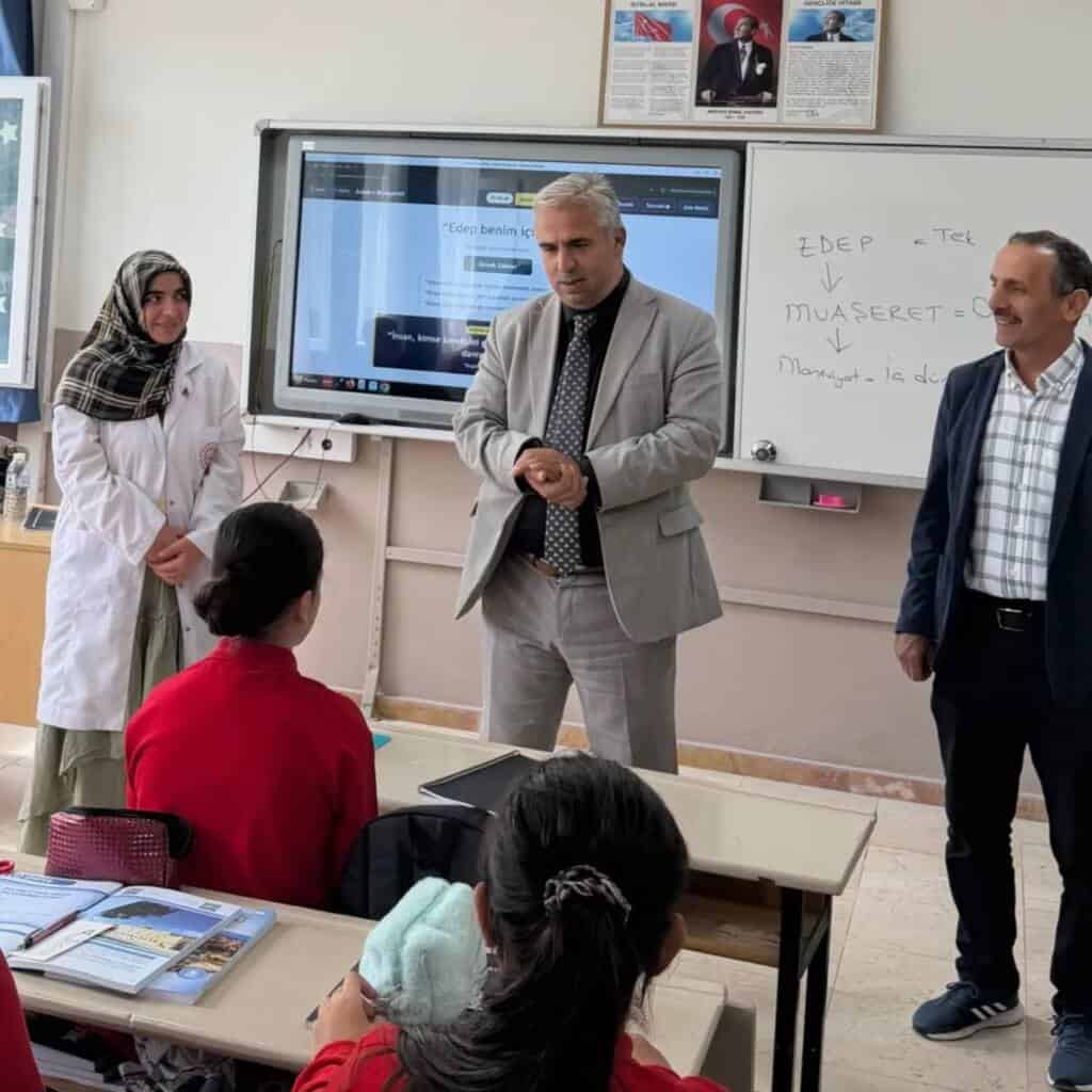 İlçe Millî Eğitim Müdürü Okulları Ziyaret Etti