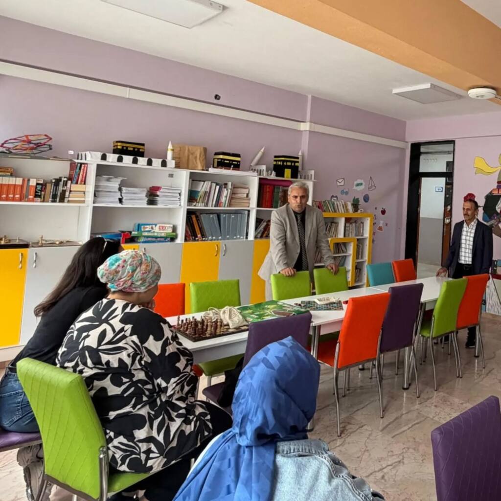 İlçe Millî Eğitim Müdürü Okulları Ziyaret Etti