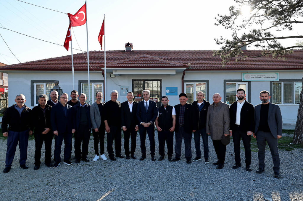 Karapürçek Hocaköy’e Modern Meydan Çalışması Başladı