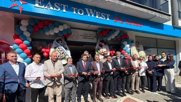 Karasu East to West Yabancı Dil Kursu 1. Yılını Kutladı