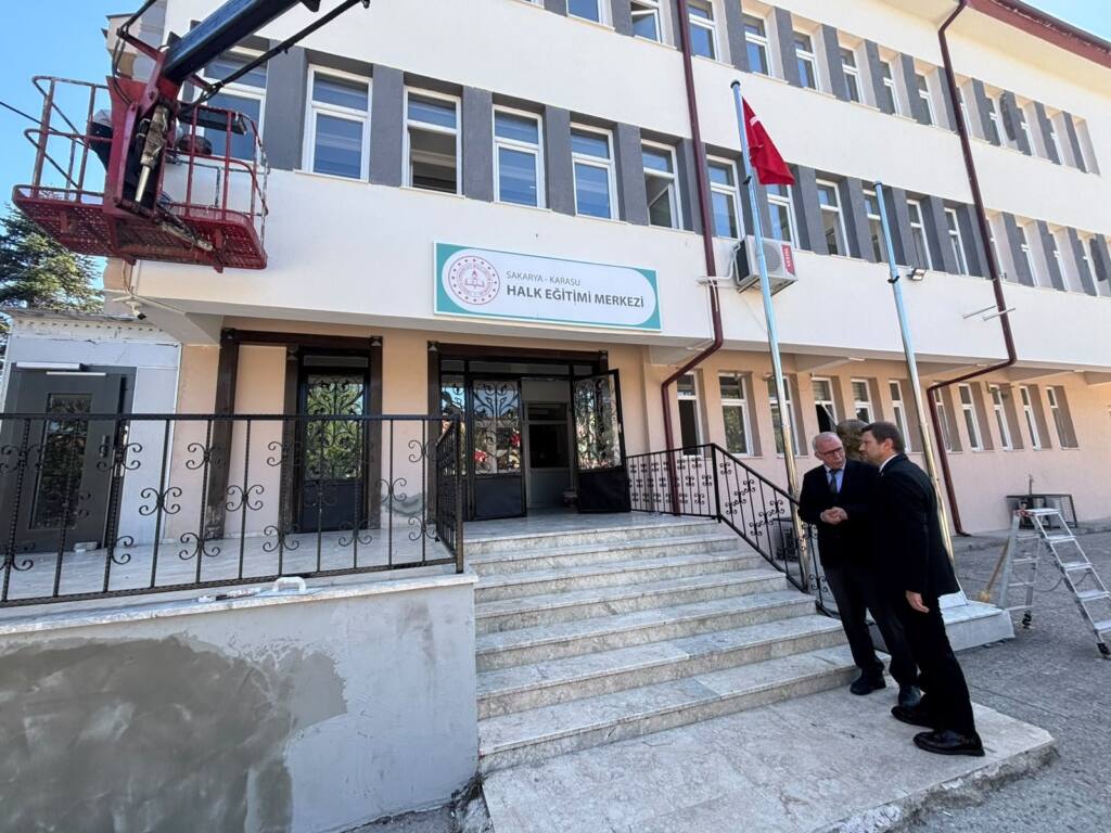 Karasu Halk Eğitimi Merkezinde Yenileme Çalışmaları Devam Ediyor