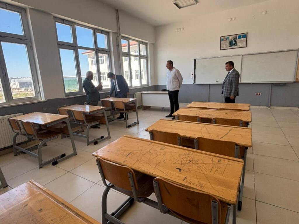 Karasu Mesleki ve Teknik Anadolu Lisesinde Yeni Dönem Hazırlıkları İncelendi