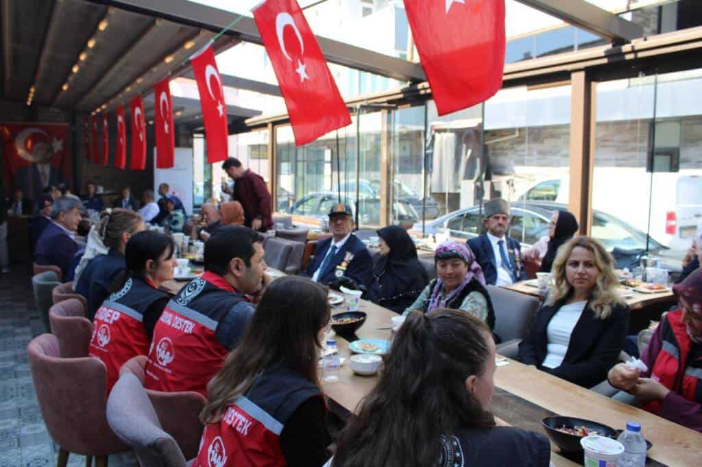 Kaymakam Arslan Gaziler Günü Programında Gazilerle Buluştu