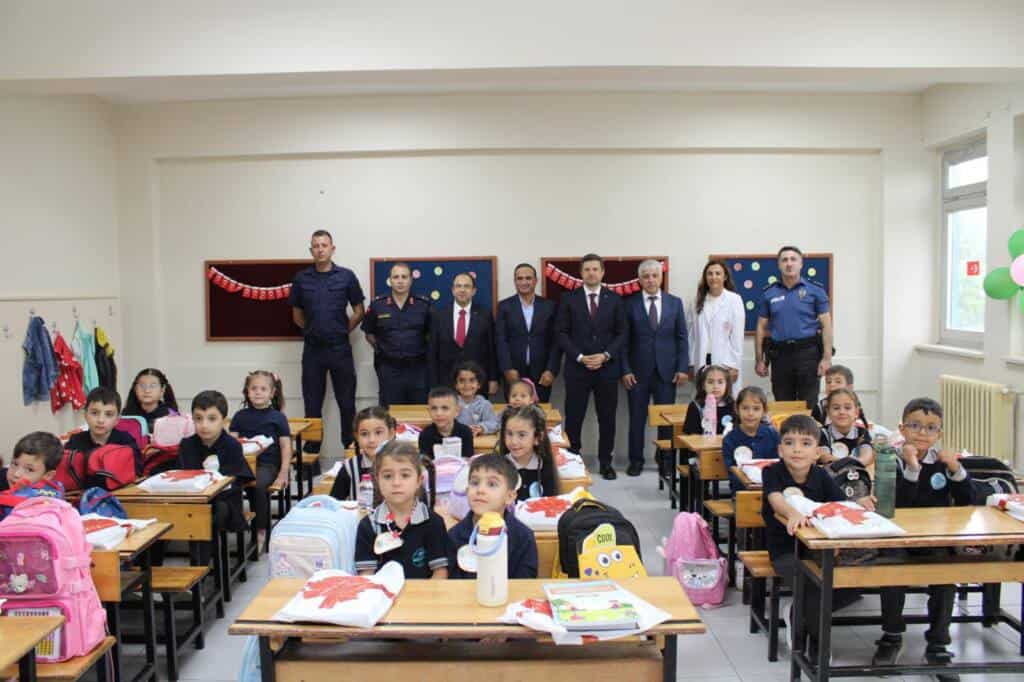 Kaymakam Arslan İlk Ders Zili Programına Katıldı