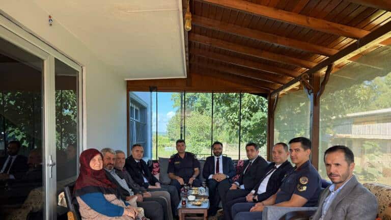 Kaymakam Musa Sarı Şehit Ailesini Ziyaret Etti