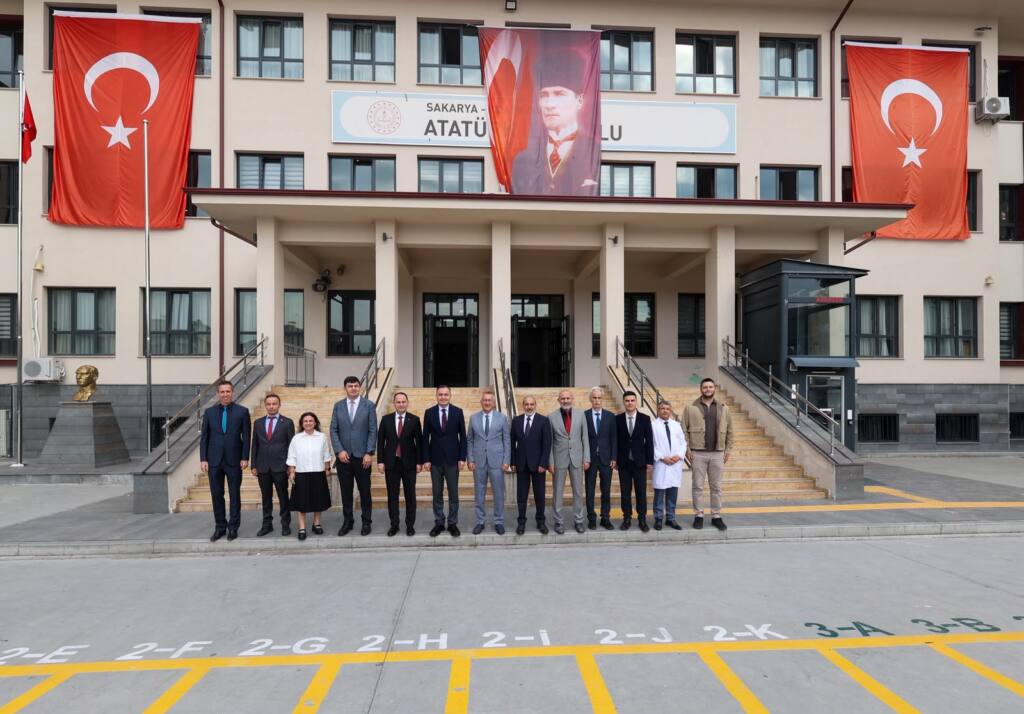 Kaymakam ve Başkan Atatürk İlkokulunu Ziyaret Etti