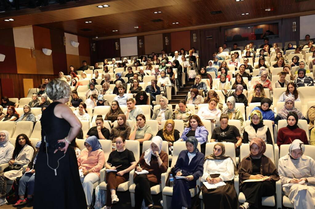 KPSS Genel Tekrar Programı ortaöğretim ve önlisans adaylarıyla AKM’de