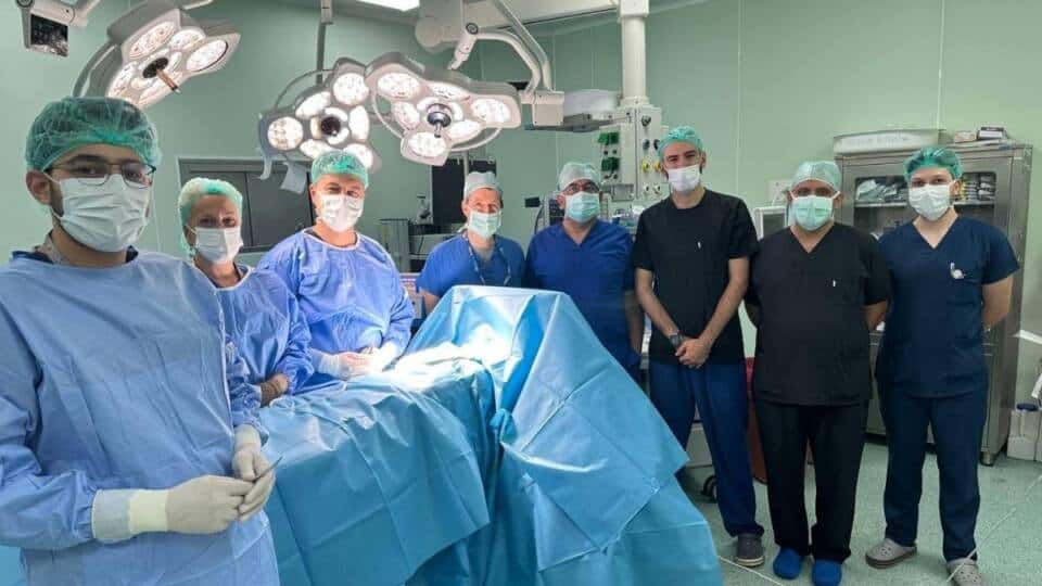 Meme kanseri cerrahisinde genel anestezisiz ameliyat yapıldı
