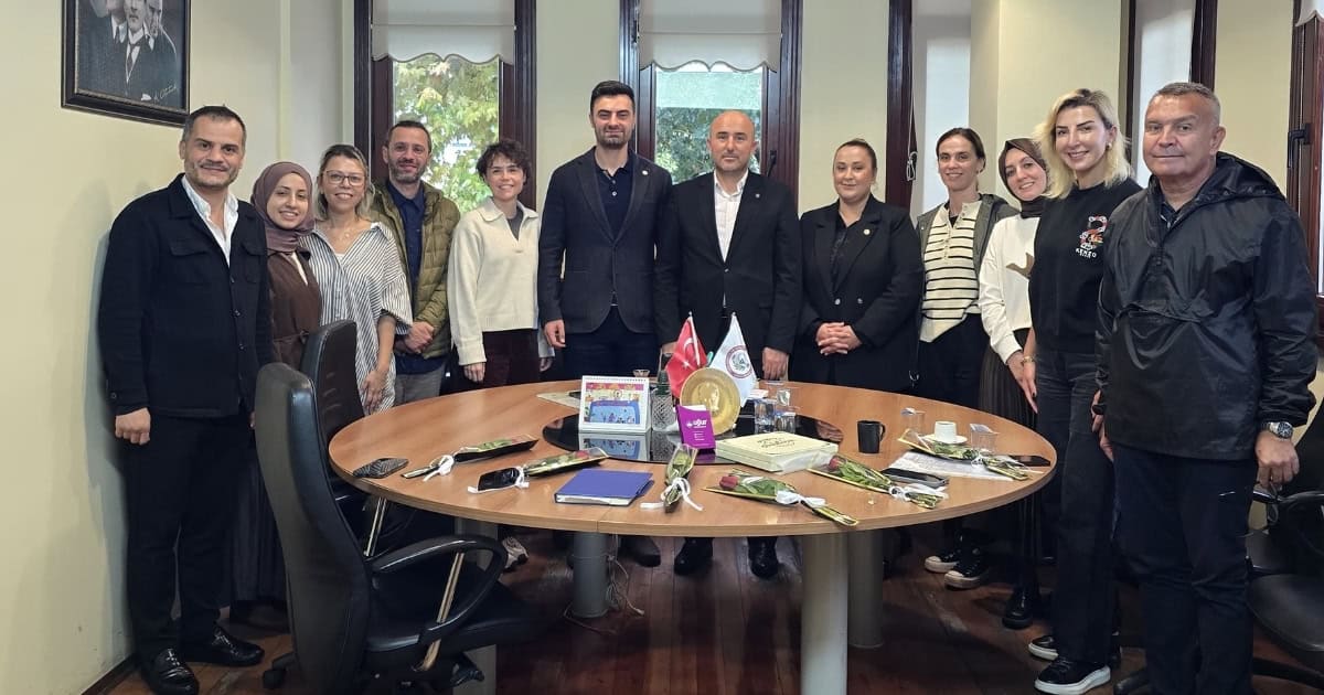 MHP Adapazarı İlçe Teşkilatı Eczacıların Sorunlarını Dinledi
