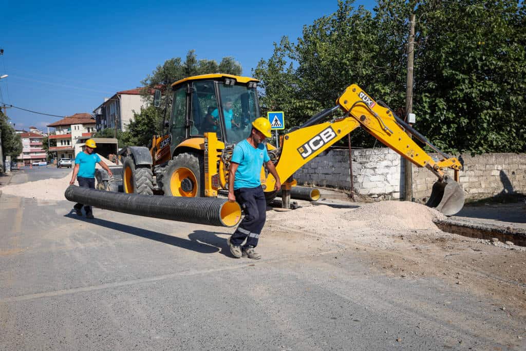 Pamukova Ankara Caddesi’nin yağmursuyu altyapısı yenileniyor
