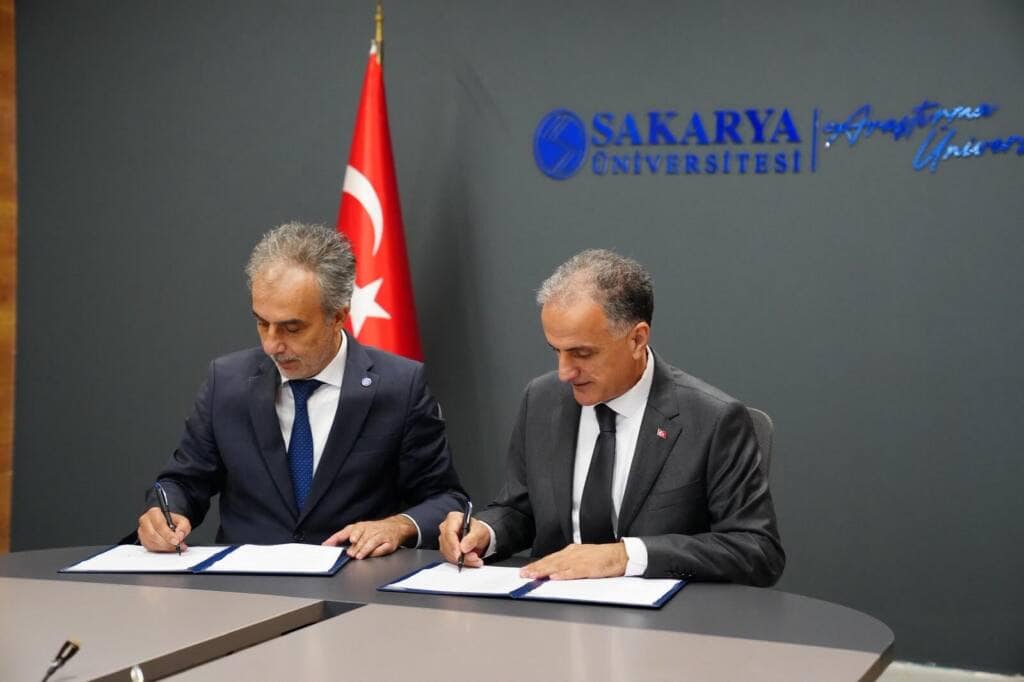 Sakarya ve Ege Üniversiteleri İş Birliği Protokolü İmzaladı