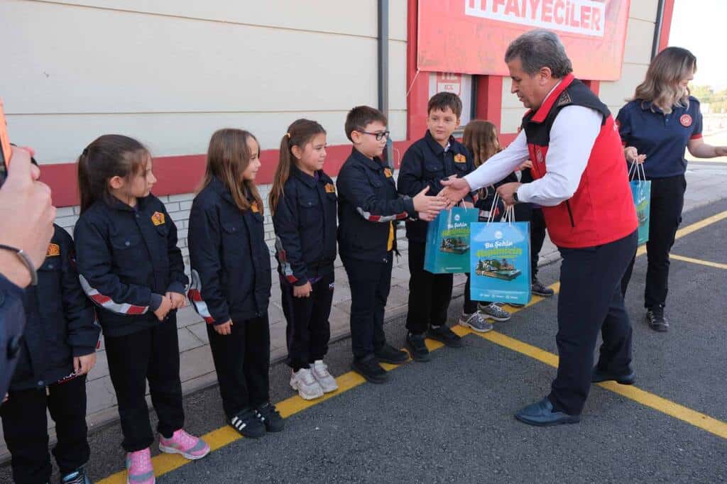 Sakarya’da Miniklere Afet ve İtfaiye Eğitimi Verildi