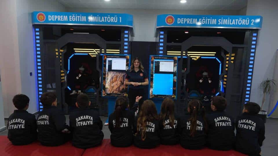 Sakarya’da Miniklere Afet ve İtfaiye Eğitimi Verildi