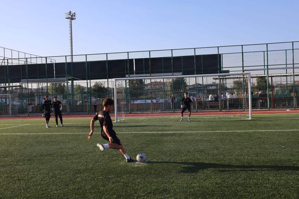 Sakaryaspor Futbol Akademisi 250 Genç Sporcuya Eğitim Veriyor