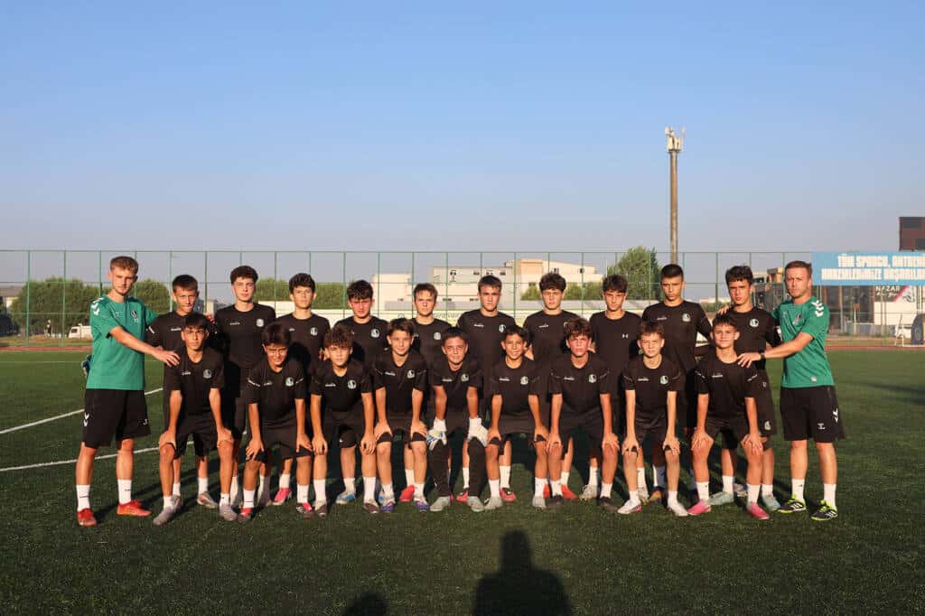 Sakaryaspor Futbol Akademisi 250 Genç Sporcuya Eğitim Veriyor