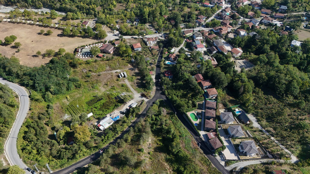 Sapanca’da İlmiye Mahallesi Yolları Sıcak Asfaltla Yenilendi