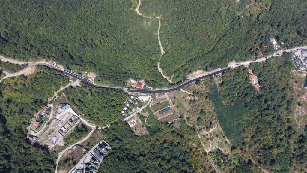 Sapanca’da Memnuniye Mahallesi Asfaltlanıyor