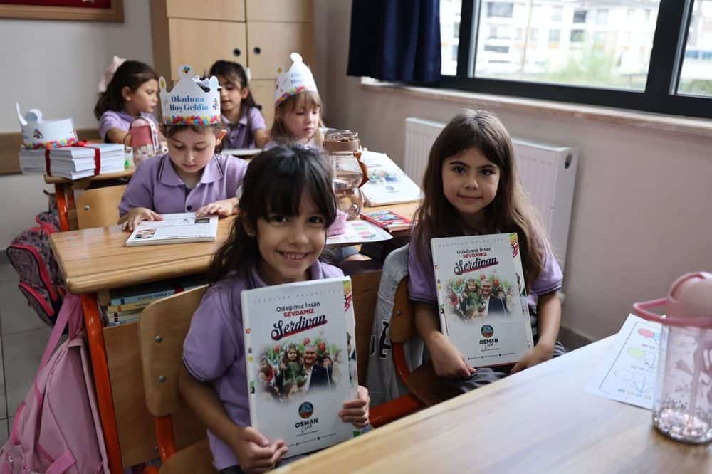 Serdivan Belediyesi Öğrencilerin Kırtasiye İhtiyaçlarını Karşılıyor