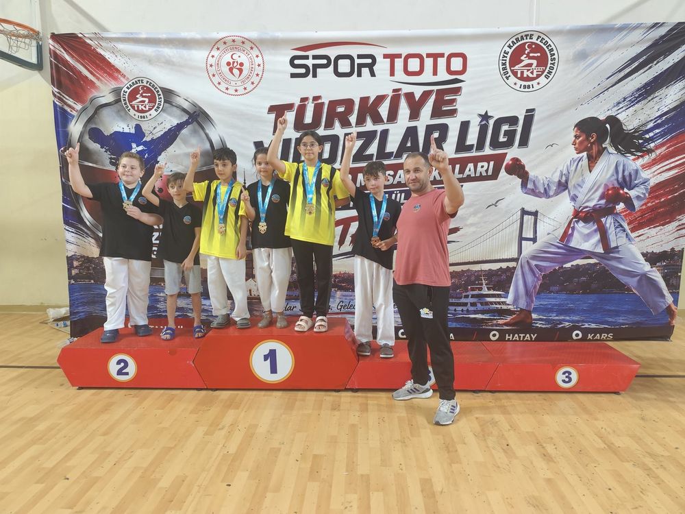 Serdivan Karate Takımı Türkiye Ligi’nde 20 Madalya Kazandı