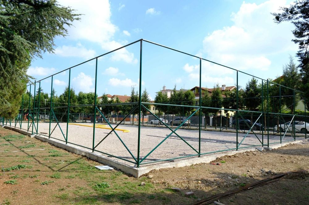 Serdivan’a 9 Yeni Sentetik Futbol Sahası Yapılıyor