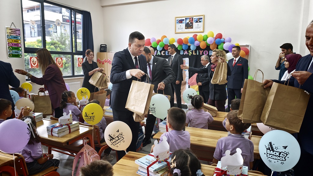 Serdivan’da İlköğretim Haftası Programı Düzenlendi
