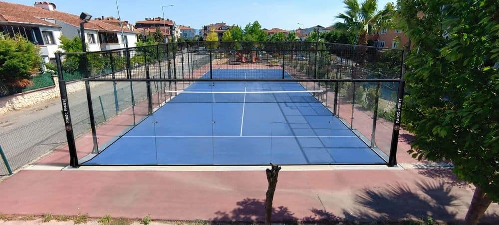 Serdivan’da Tenis Kortu Yenileniyor ve Padel Sahası Yapılıyor