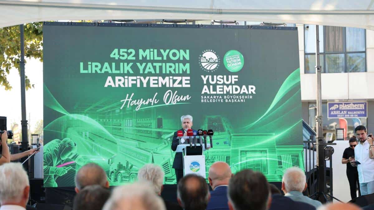 Vali Doğan, Arifiye Yüzme Havuzu ve Gençlik Merkezi’nin Tanıtım Törenine Katıldı