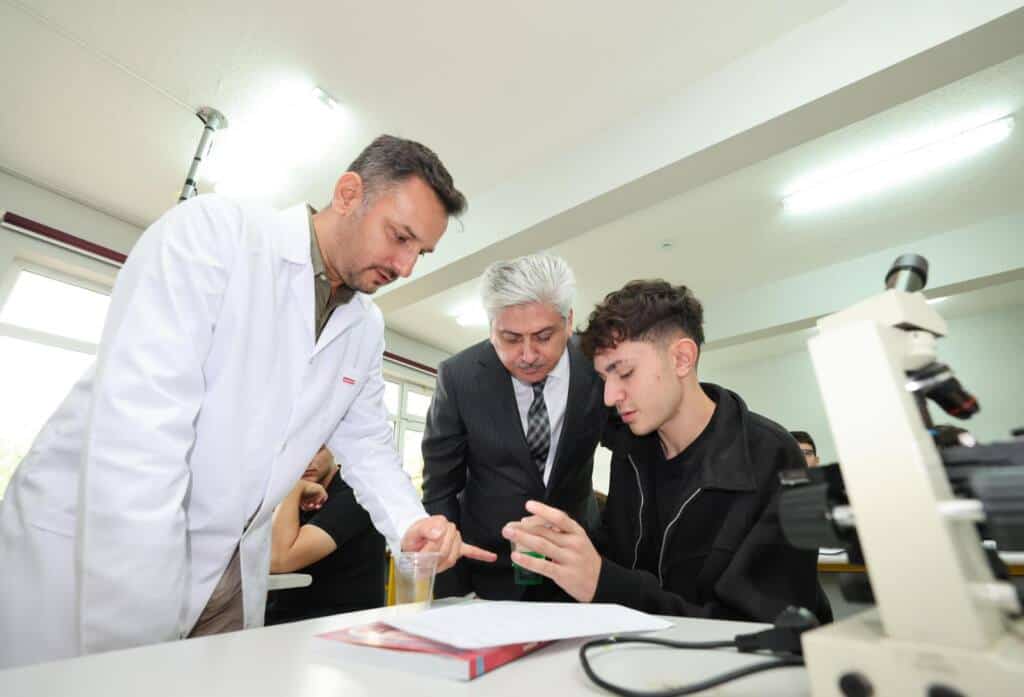 Vali Doğan Cevat Ayhan Fen Lisesi’ni Ziyaret Etti