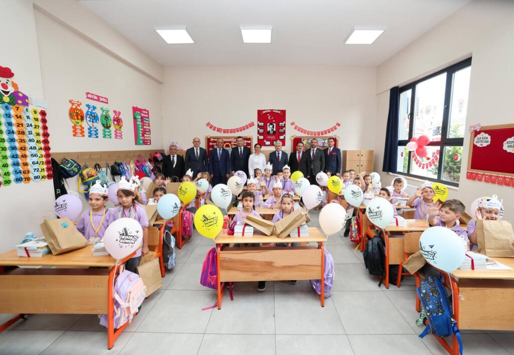 Vali Doğan İlköğretim Haftası Programına Katıldı