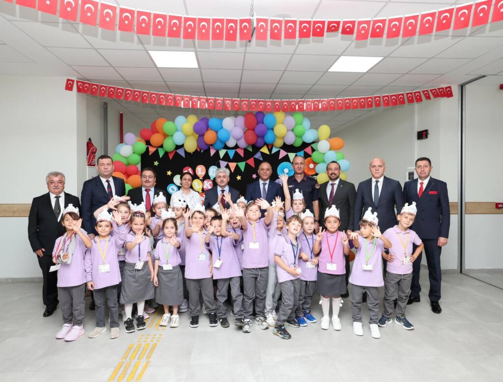 Vali Doğan İlköğretim Haftası Programına Katıldı