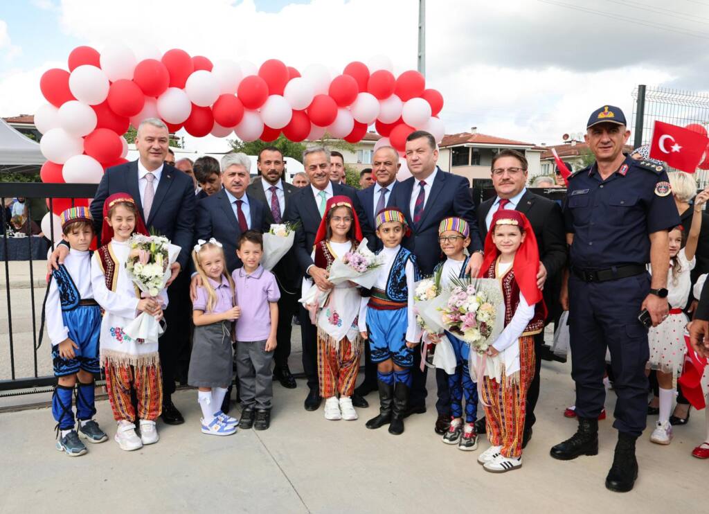 Vali Doğan İlköğretim Haftası Programına Katıldı