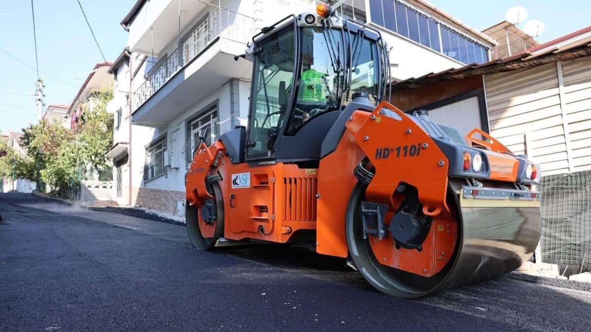 Erenler’de Asfalt Hız Kesmiyor