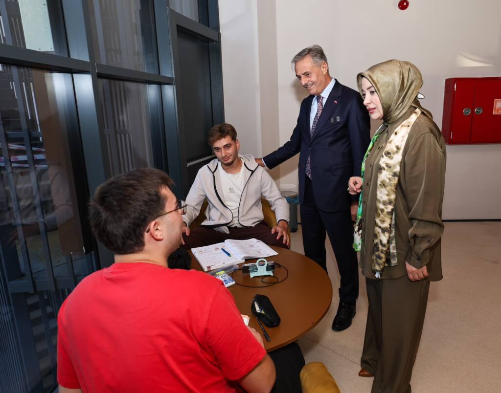 Adapazarı Kültür Merkezi Gençlere Yeniden Açıldı