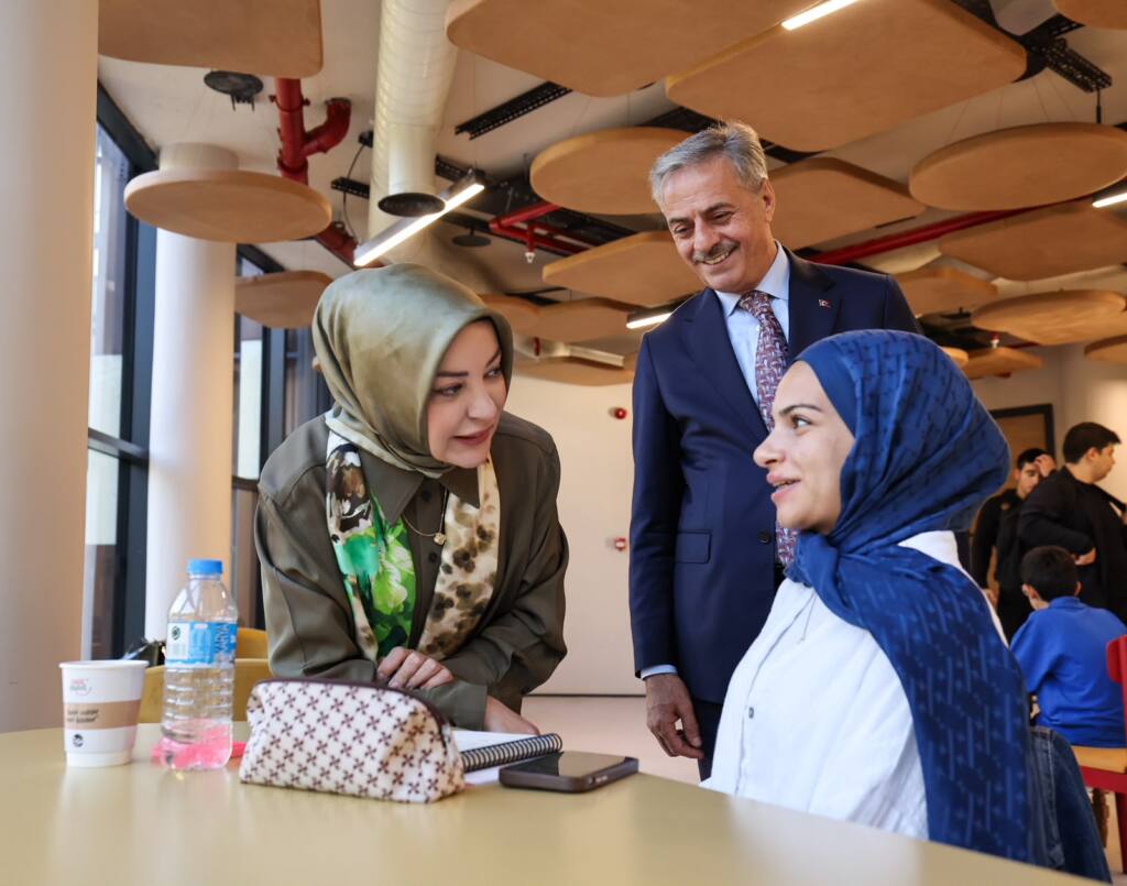 Adapazarı Kültür Merkezi Gençlere Yeniden Açıldı
