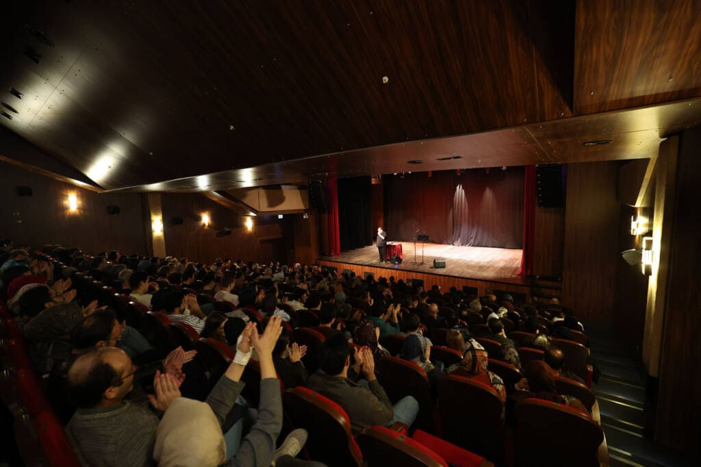 AKM’de Gülümseten Hatıralar Tiyatro Oyunu Sahnelendi