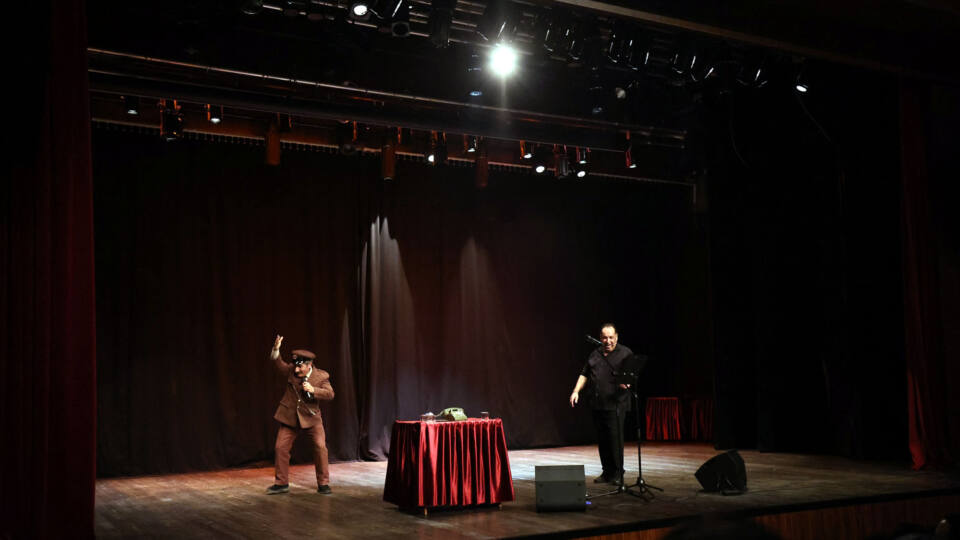 AKM’de Gülümseten Hatıralar Tiyatro Oyunu Sahnelendi