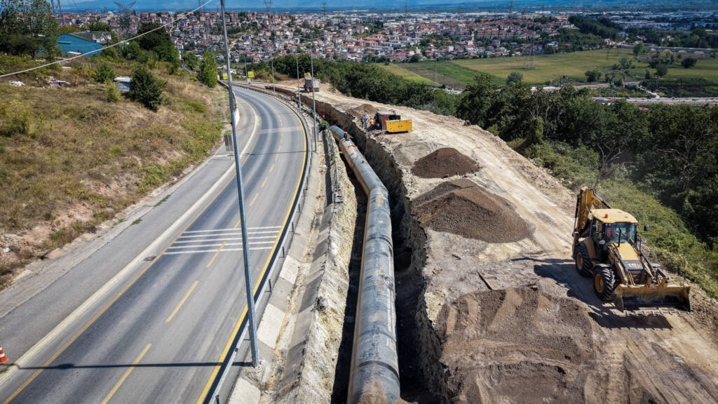 Ballıkaya Barajı isale hattı çalışmaları sürüyor