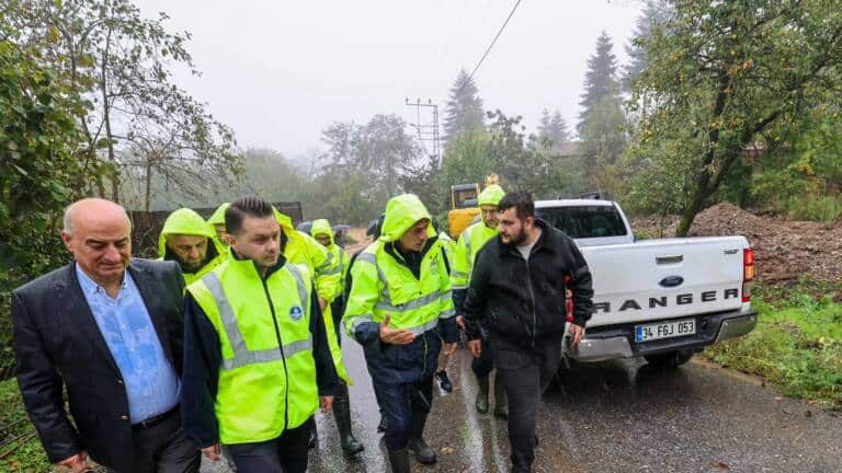 Başkan Alemdar Sakarya’daki sel çalışmalarını yönetti