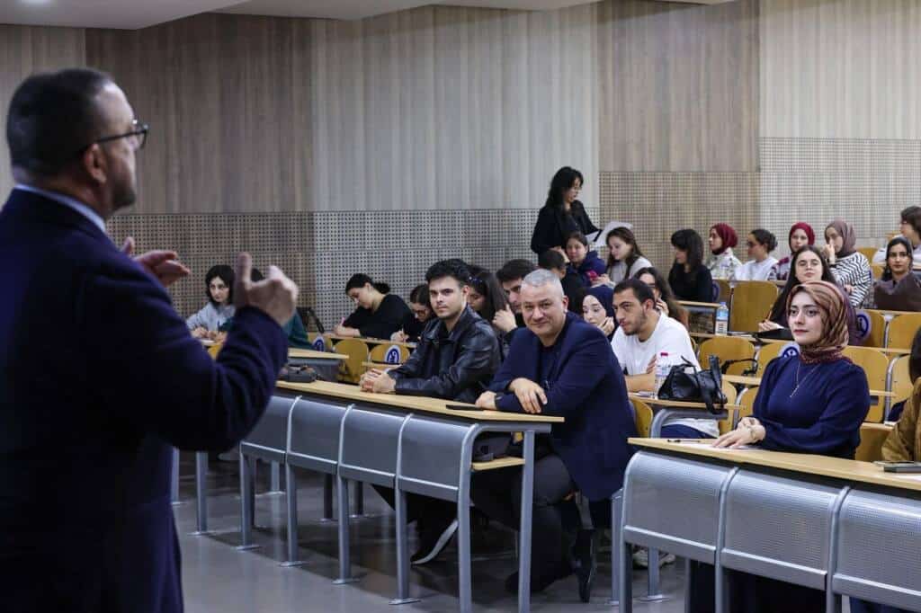 Başkan Çelik, Siyaset Bilimi Öğrencileriyle Söyleşti