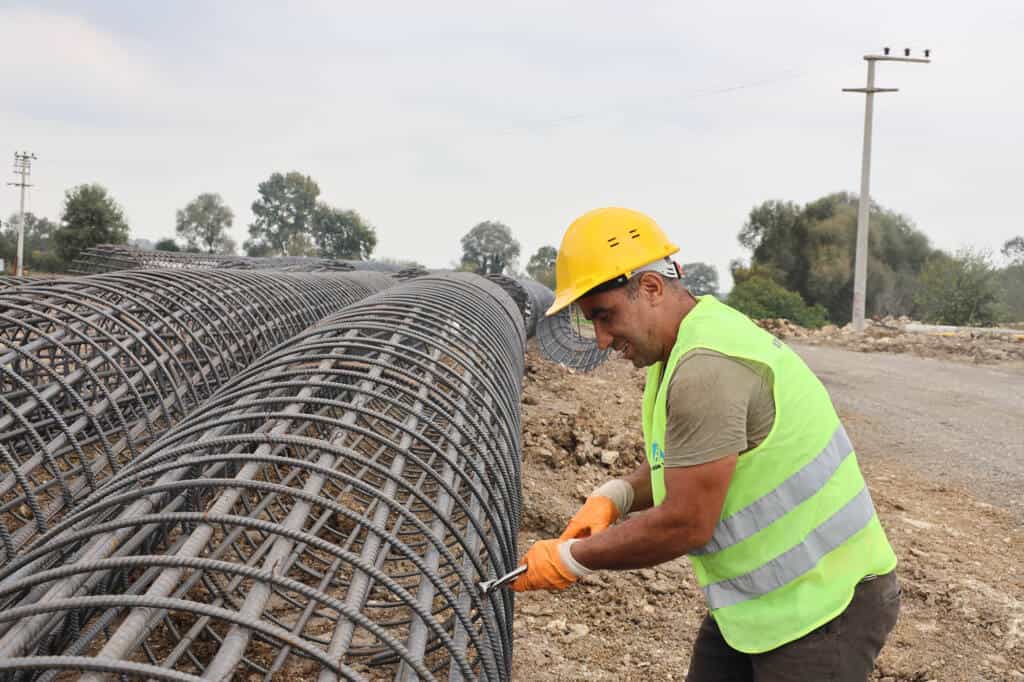 Beşdeğirmen Köprüsü Sağlam Temeller Üzerinde İnşa Ediliyor