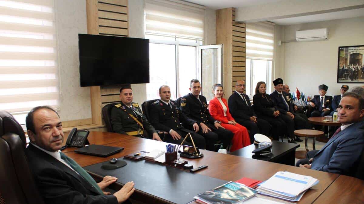 Cumhuriyet Bayramı Tebrikat Kabulü Kaymakamlıkta Yapıldı
