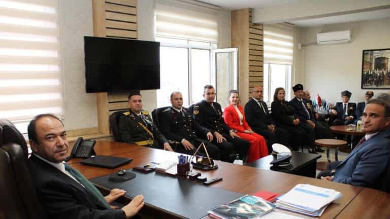 Cumhuriyet Bayramı Tebrikat Kabulü Kaymakamlıkta Yapıldı