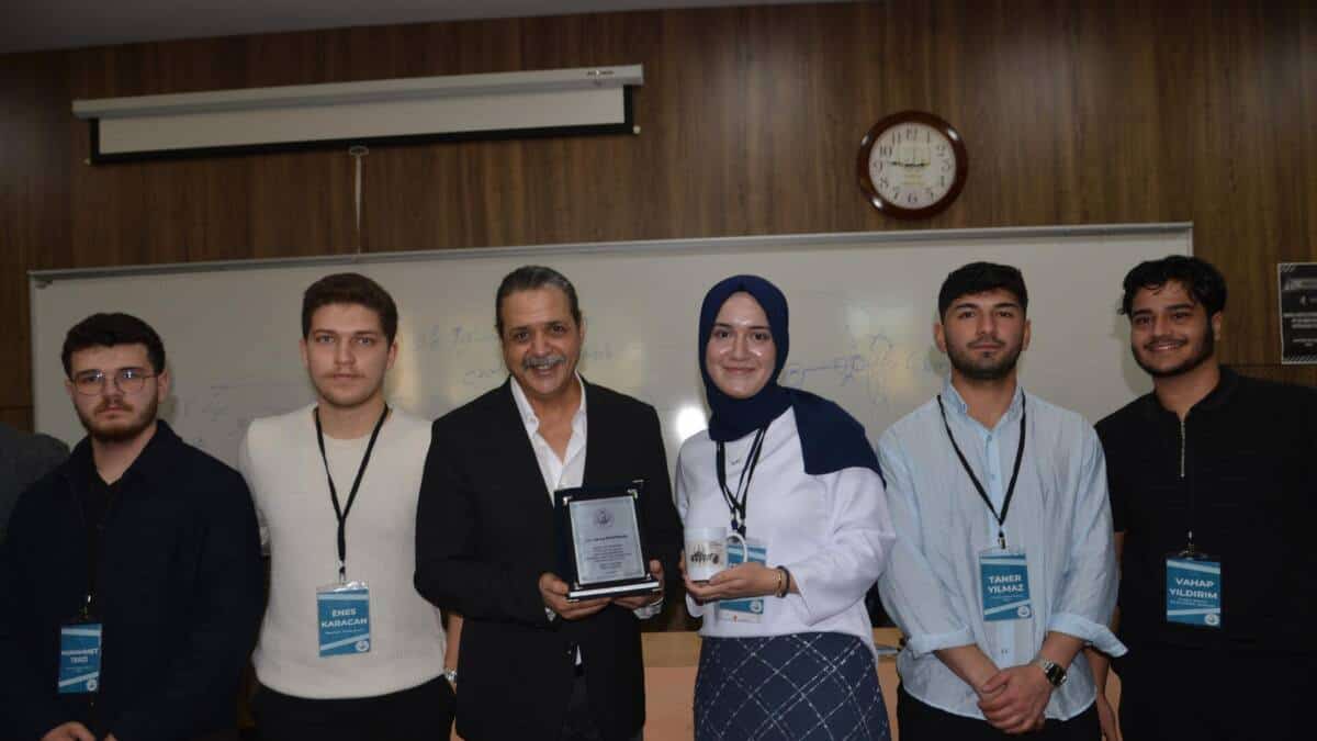 Emekli Dedektif Hukuk Öğrencilerine Adli Vakaları Anlattı