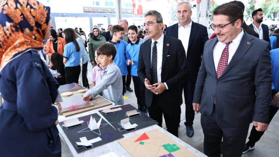Erenler’de TÜBİTAK Bilim Şenliği Öğrencilerle Buluştu