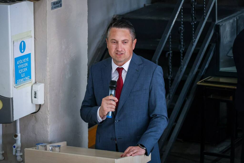 Fatih Mesleki Lisede 10. Geleneksel Önlük Giyme Töreni Yapıldı