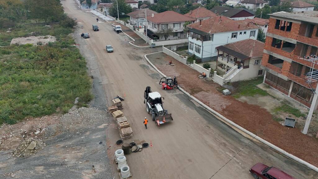 Hanlı-OSB duble yolunda kaldırım ve bisiklet yolu yapımı başladı