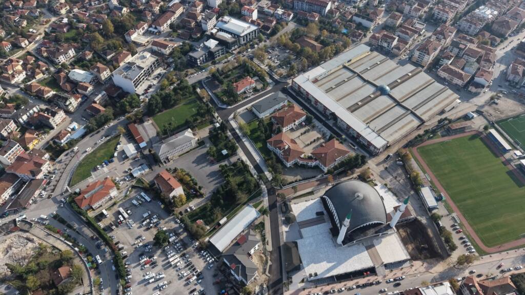 Hendek Başpınar’da 850 Metrelik Asfalt Çalışması Tamamlandı